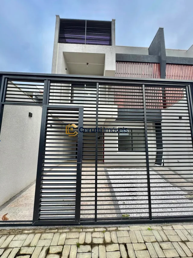 Casa sobrado em Itacolomí, Balneário Piçarras