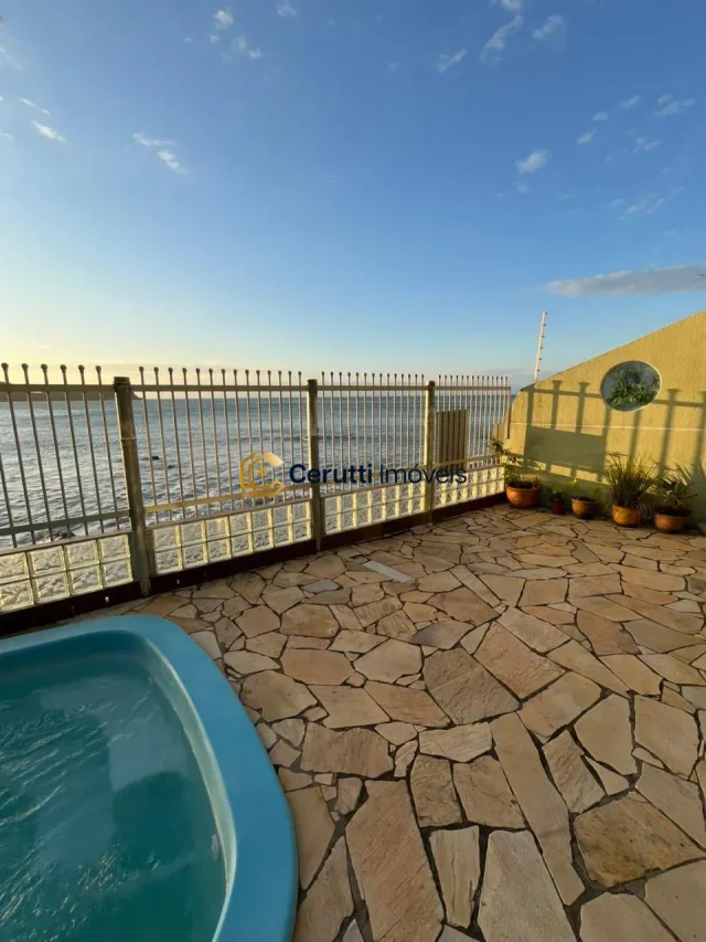 Casa Frente-Mar Praia do Poá em Penha