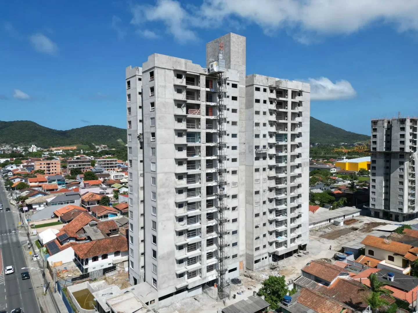 Apartamentos 03 Dorm. 3 quartos à venda em Praia da Armação, Penha/SC, foto 1
