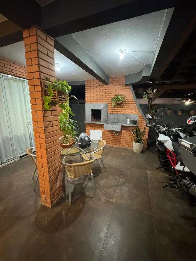 CASA 04 quartos 03 vagas em Jardim Dourado, Porto Belo