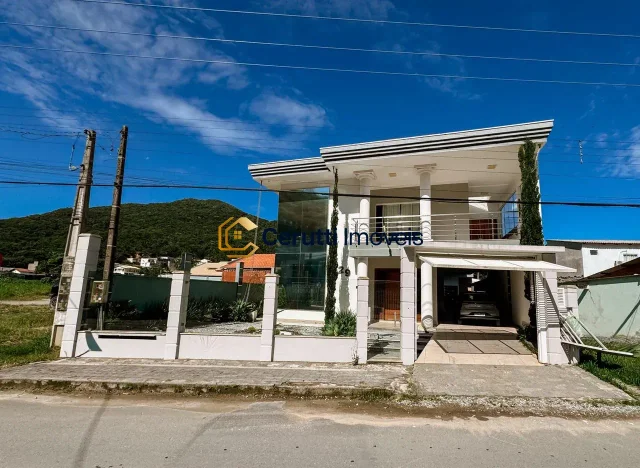 Mansão a 170 metros da praia em Praia de São Miguel, Penha
