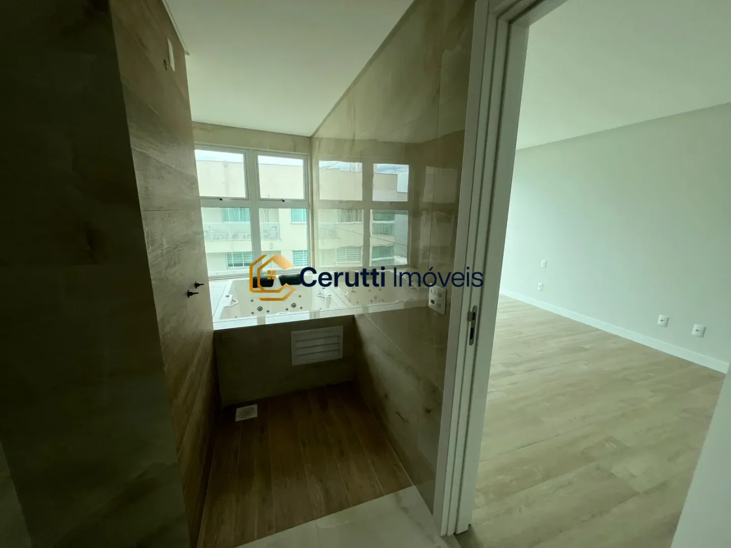 Apartamentos 04 Dorm. 4 quartos à venda em Centro, Balneário Piçarras/SC, foto 2