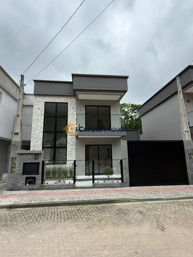 CASA À VENDA EM BRUSQUE - BAIRRO NOVA BRASÍLIA em Nova Brasília, Brusque