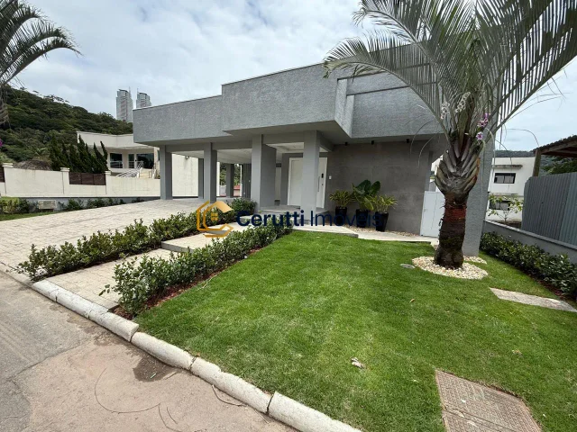 CASA A VENDA EM BALNEARIO CAMBORIU - BARRA