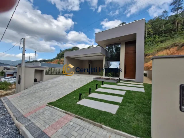 CASA A VENDA 1 SUÍTE + 2 DORM - GUABIRUBA em Guabiruba Sul, Guabiruba