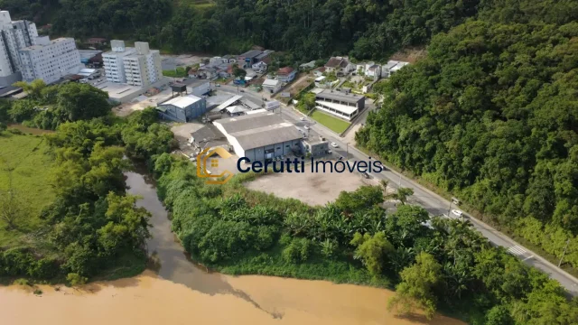 TERRENO A VENDA - BRUSQUE - GUARANI - 2850M² em Guarani, Brusque