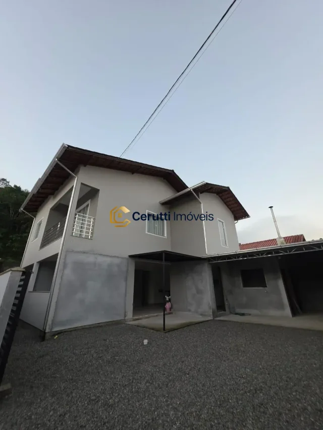 CASA A VENDA 2 SUITES + 1 DORM - SÃO PEDRO em São Pedro, Brusque