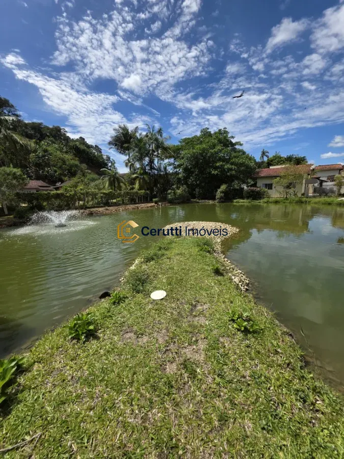 Capa do artigo: Sítio em Brusque: Seu Paraíso Rural ou Investimento!